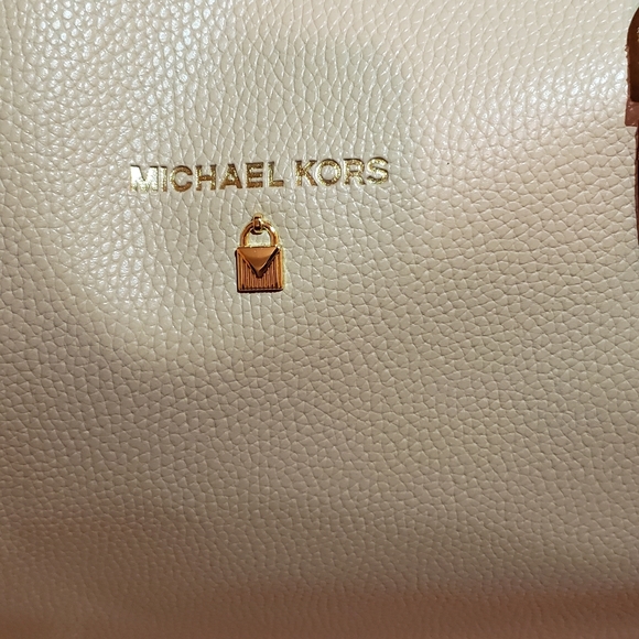 Michael Kors Weekender Duffle Bag - Picture 5 of 8